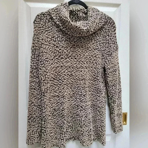 Jessica Simpson Cowl Neck Long Sleeve Textured Stretch Sweater Size Medium - Picture 1 of 3